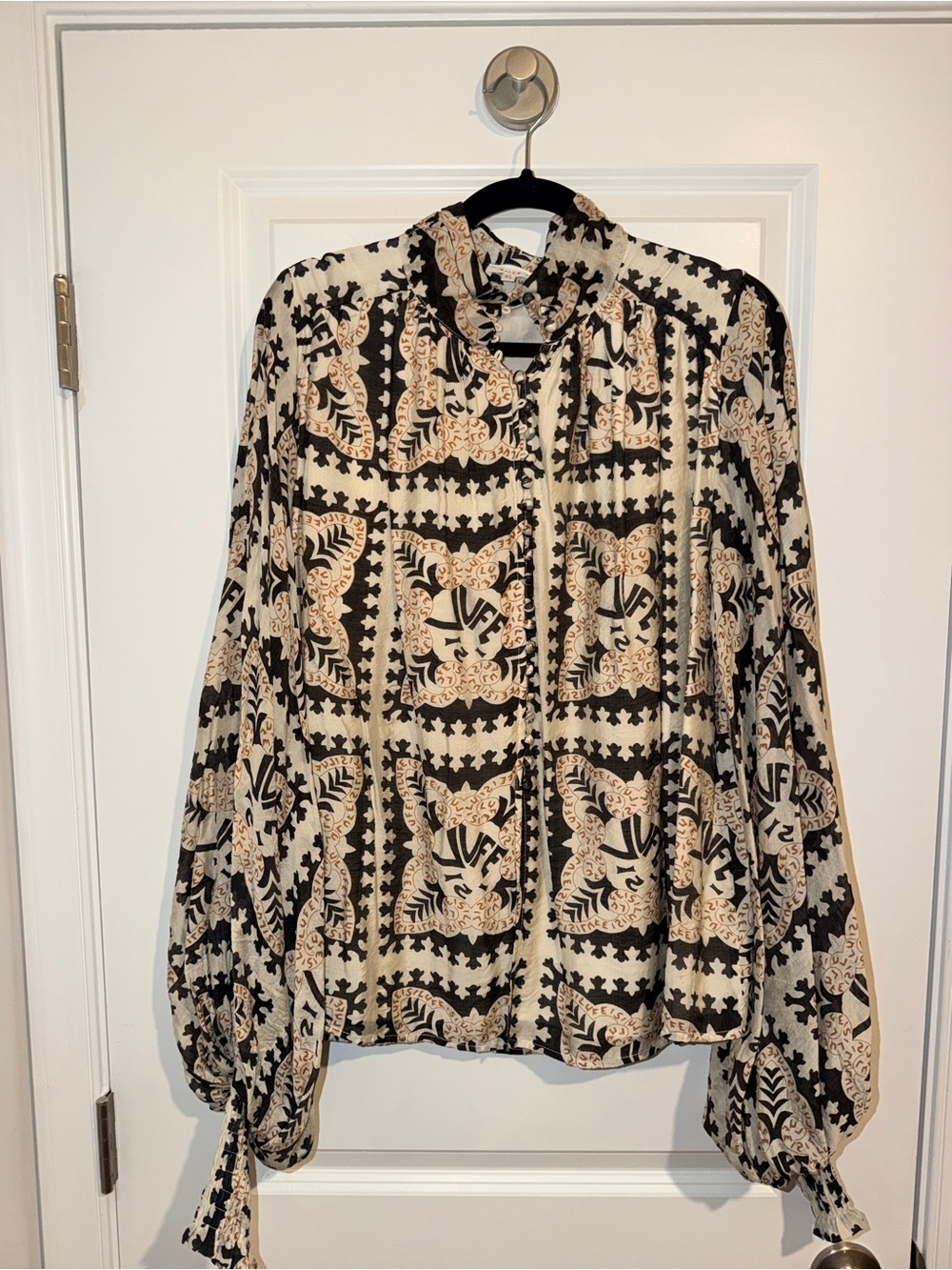Billy J Women's Printed Button-Front Blouse in Black & Cream - Picture 4 of 9